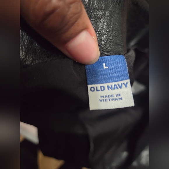 Old Navy Black Faux Leather Skirt (Size L) - Picture 5 of 5